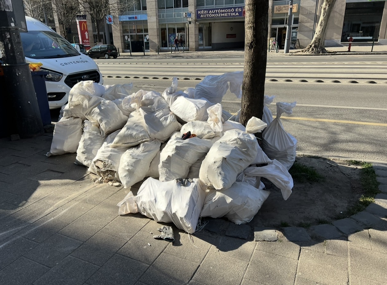 Zsákos sitt elszállítás előtt